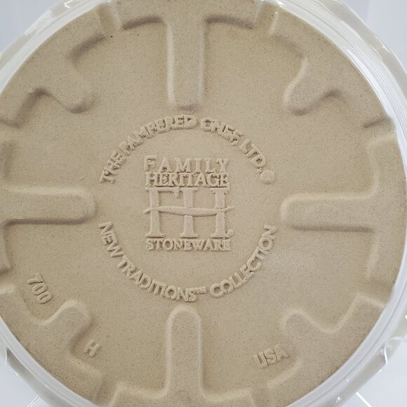 Pampered Chef Family Heritage Stoneware Deep Dish Pie Plate White 10" USA - Picture 5 of 5